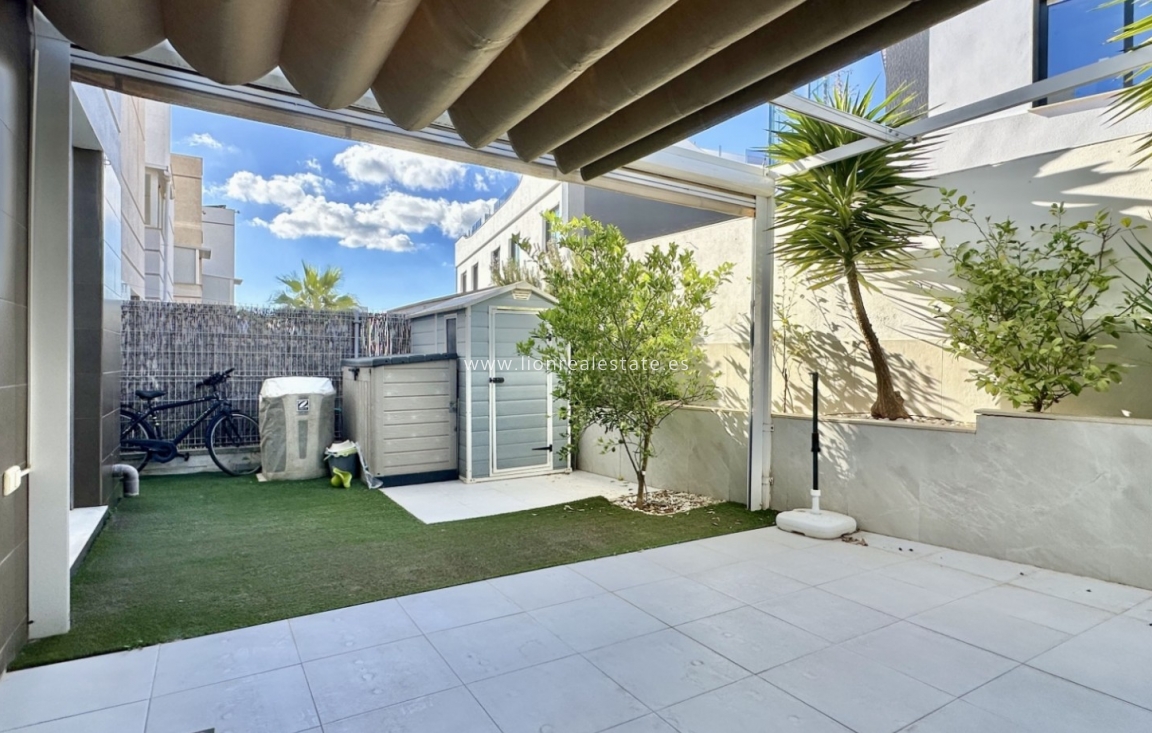 Перепродажа - Detached Villa - Orihuela Costa - Lomas de Cabo Roig