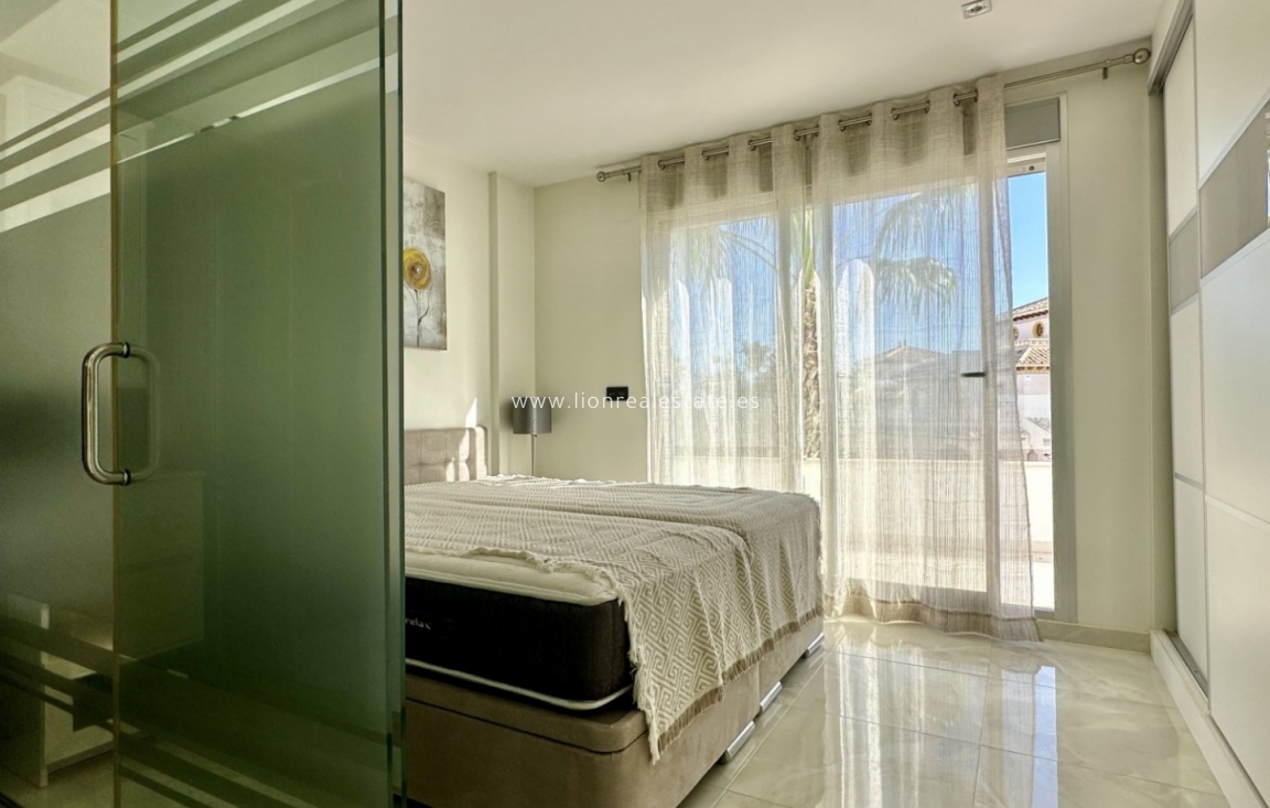 Перепродажа - Detached Villa - Orihuela Costa - Lomas de Cabo Roig