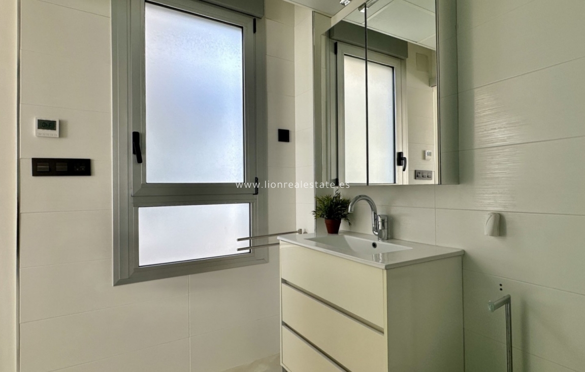 Перепродажа - Detached Villa - Orihuela Costa - Lomas de Cabo Roig