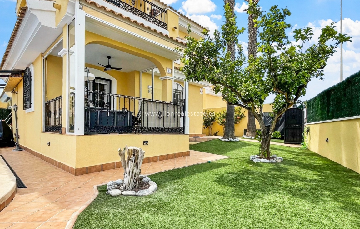 Перепродажа - Detached Villa - Orihuela Costa - Los Dolses