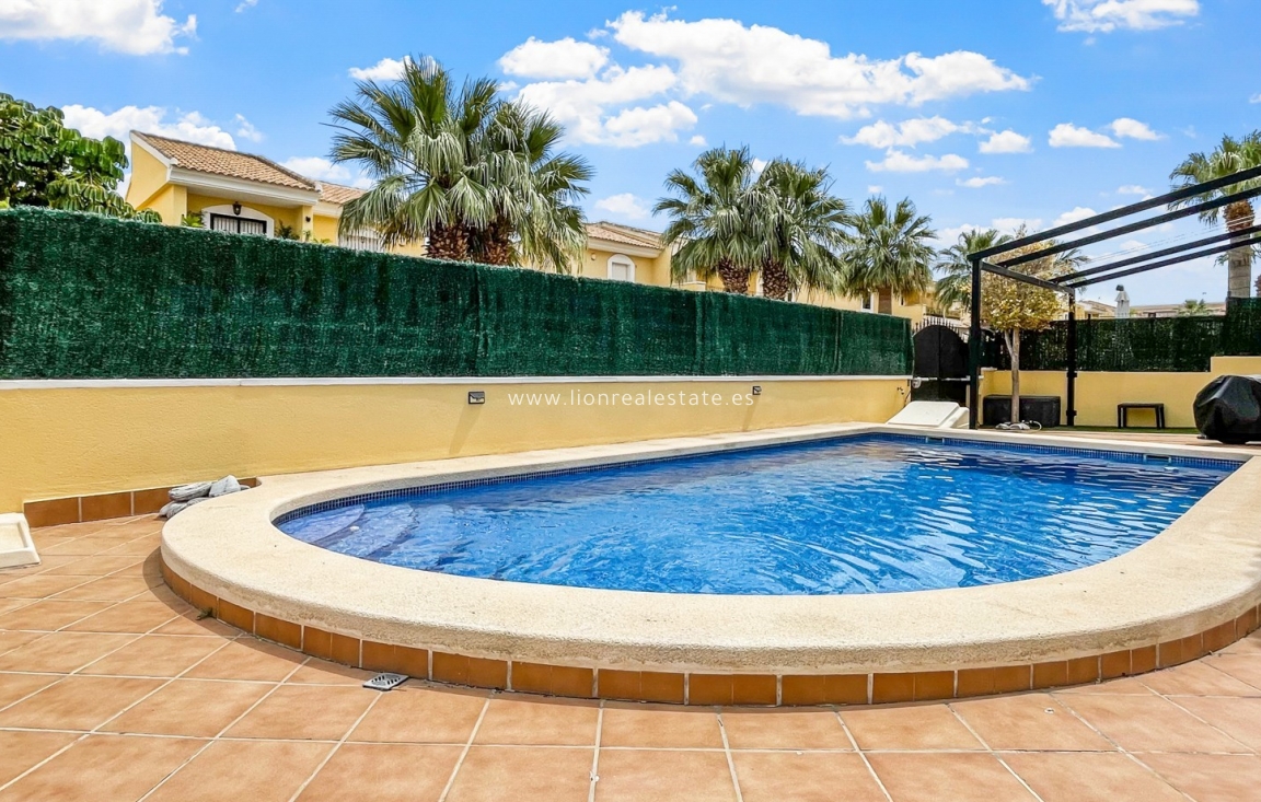 Перепродажа - Detached Villa - Orihuela Costa - Los Dolses