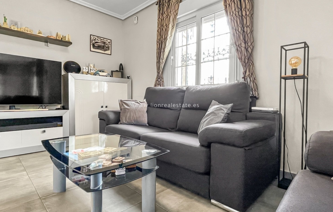 Перепродажа - Detached Villa - Orihuela Costa - Los Dolses