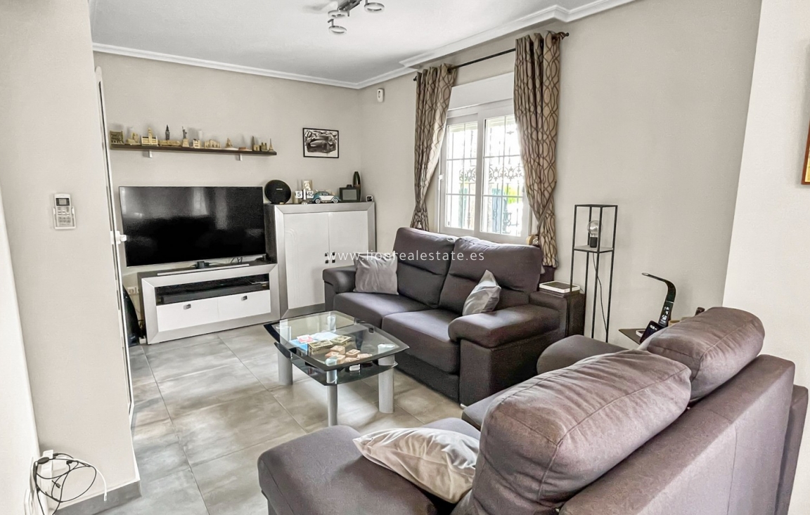 Перепродажа - Detached Villa - Orihuela Costa - Los Dolses