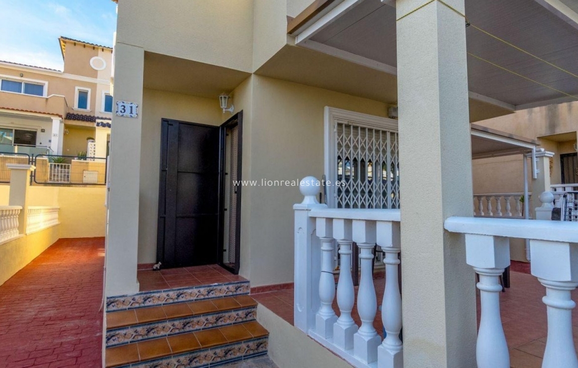 Перепродажа - Detached Villa - Orihuela Costa - Villamartín