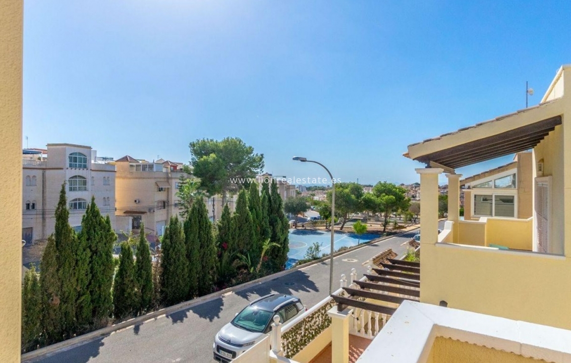 Перепродажа - Detached Villa - Orihuela Costa - Villamartín
