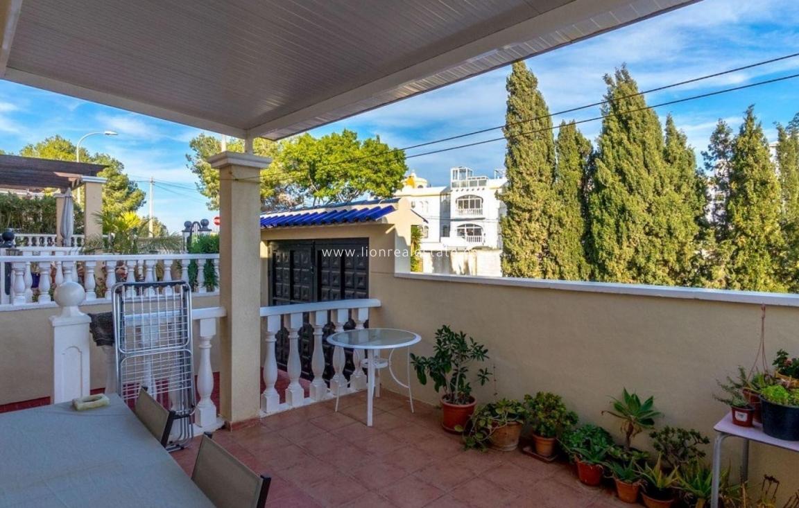 Перепродажа - Detached Villa - Orihuela Costa - Villamartín