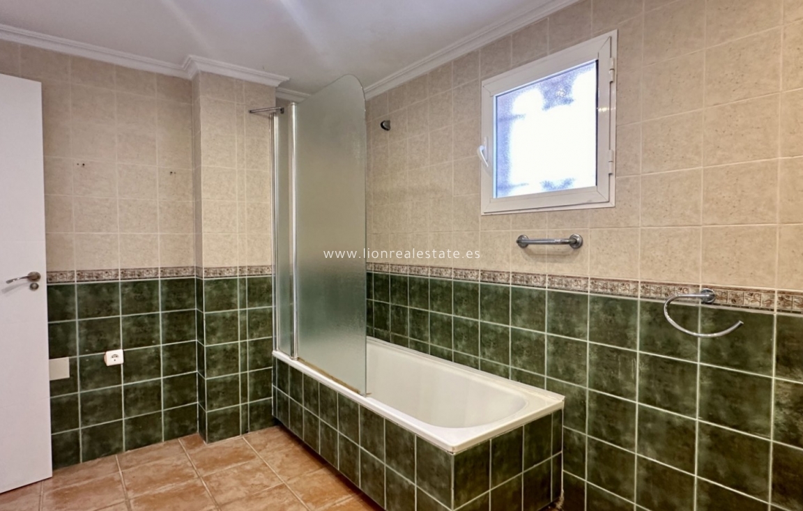 Перепродажа - Detached Villa - Orihuela Costa - Villamartín