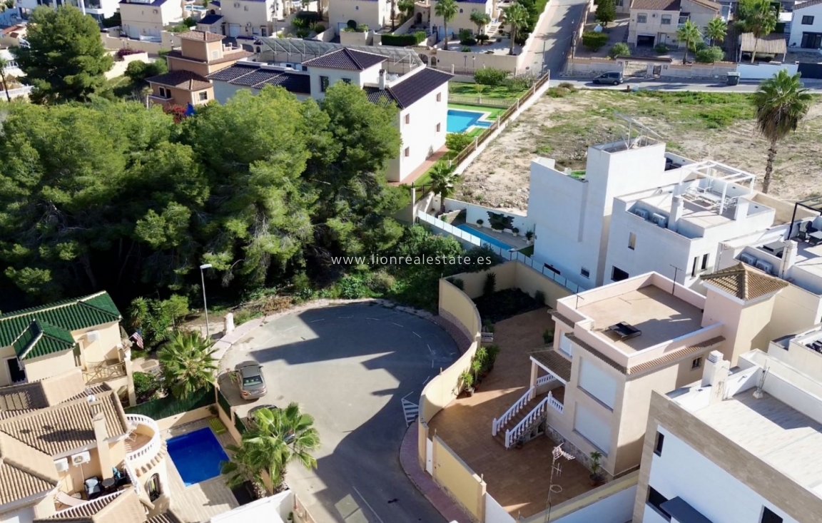 Перепродажа - Detached Villa - Orihuela Costa - Villamartín