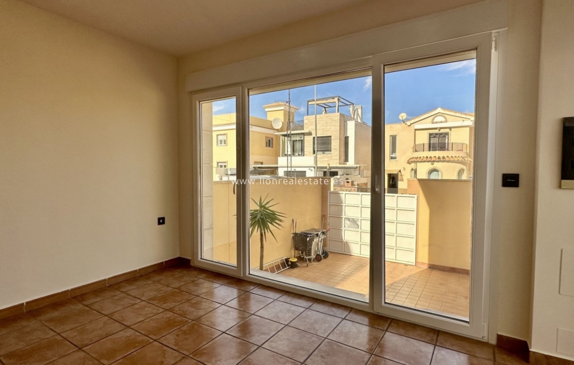 Перепродажа - Detached Villa - Orihuela Costa - Villamartín