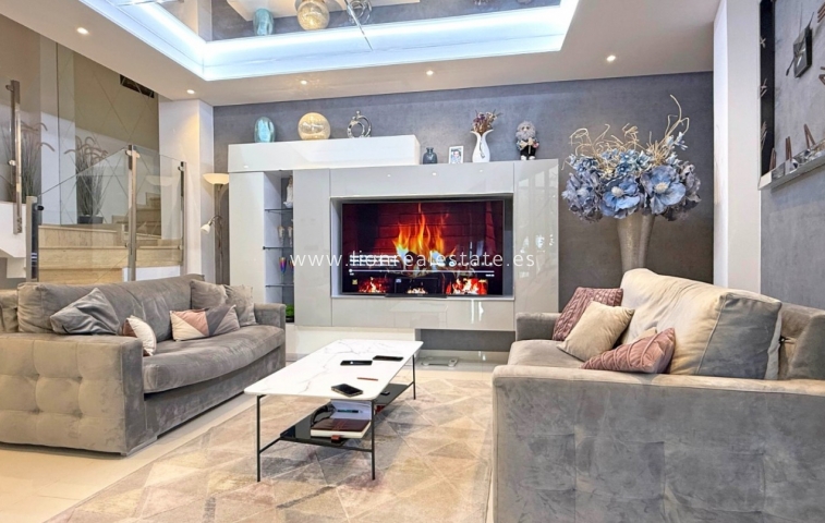 Перепродажа - Detached Villa - Orihuela Costa - Villamartín