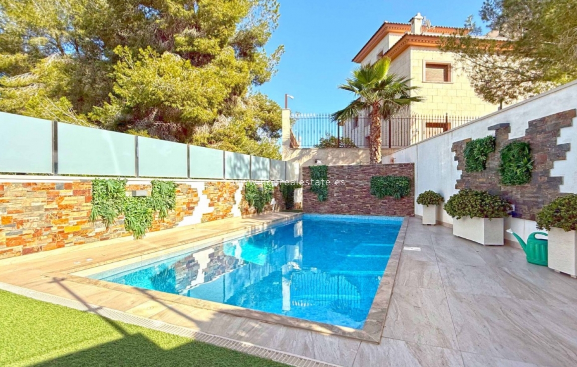Перепродажа - Detached Villa - Orihuela Costa - Villamartín