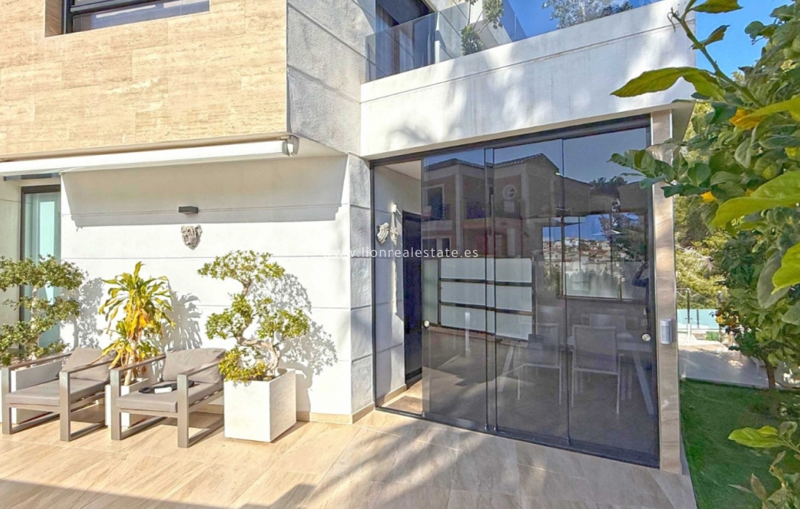 Перепродажа - Detached Villa - Orihuela Costa - Villamartín