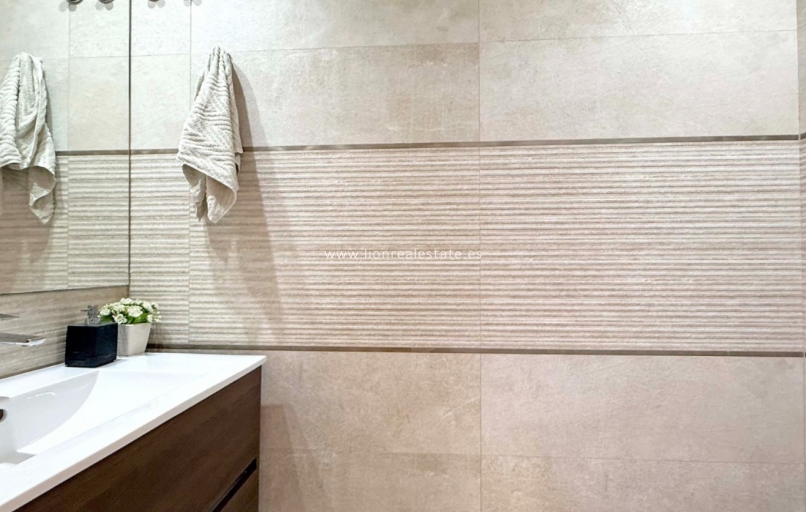 Перепродажа - Detached Villa - Orihuela Costa - Villamartín