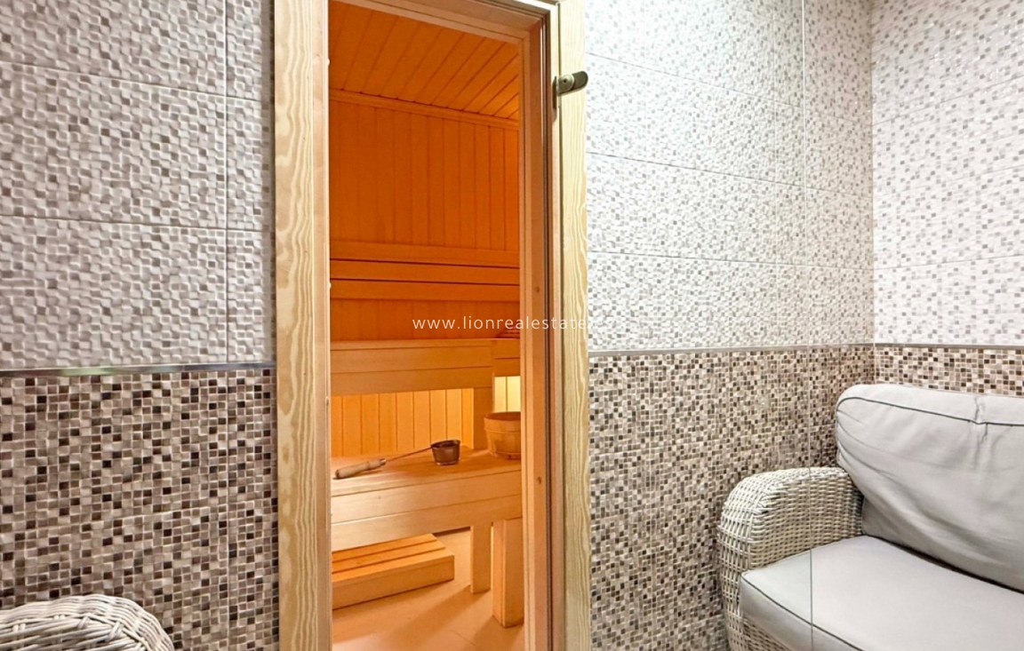 Перепродажа - Detached Villa - Orihuela Costa - Villamartín