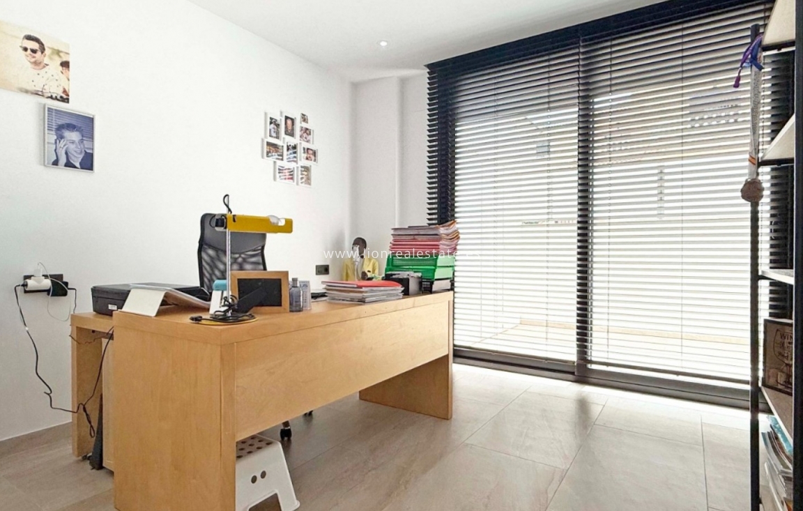 Перепродажа - Detached Villa - Orihuela Costa - Villamartín