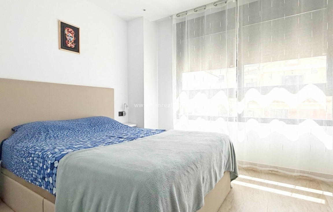 Перепродажа - Detached Villa - Orihuela Costa - Villamartín