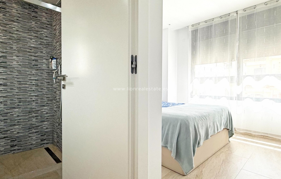 Перепродажа - Detached Villa - Orihuela Costa - Villamartín