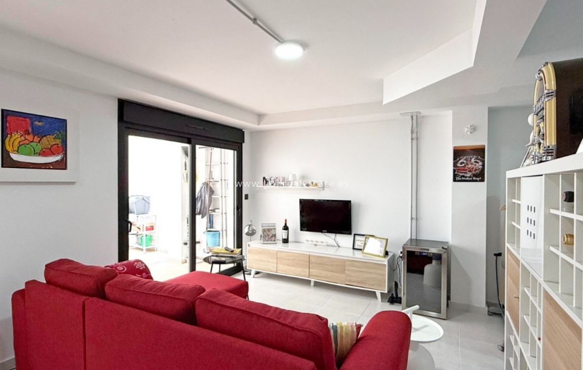 Перепродажа - Detached Villa - Orihuela Costa - Villamartín