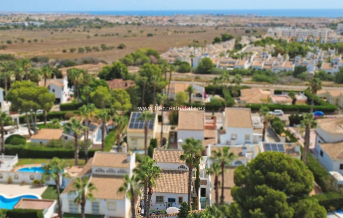 Перепродажа - Detached Villa - Orihuela Costa - Villamartín