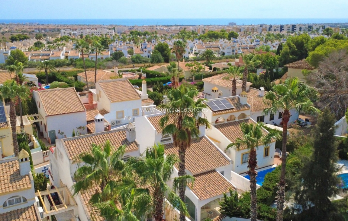 Перепродажа - Detached Villa - Orihuela Costa - Villamartín