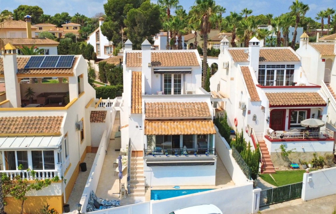 Перепродажа - Detached Villa - Orihuela Costa - Villamartín