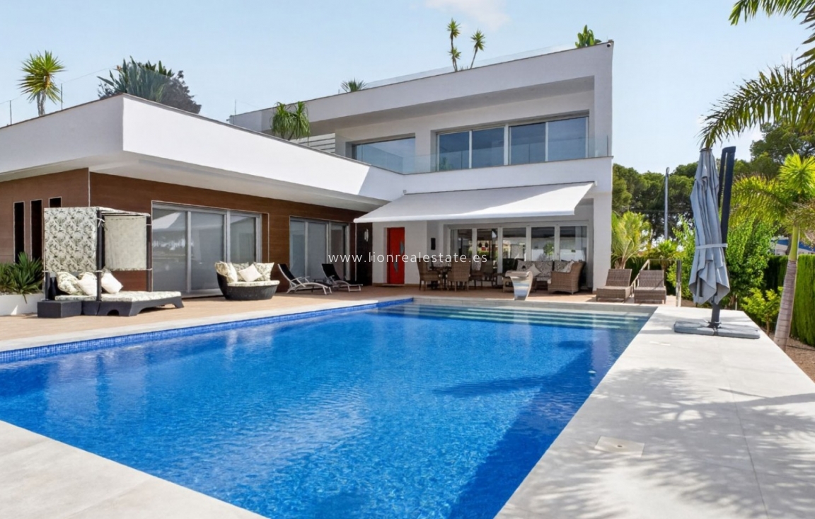Перепродажа - Detached Villa - Pinar de Campoverde