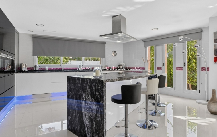 Перепродажа - Detached Villa - Pinar de Campoverde