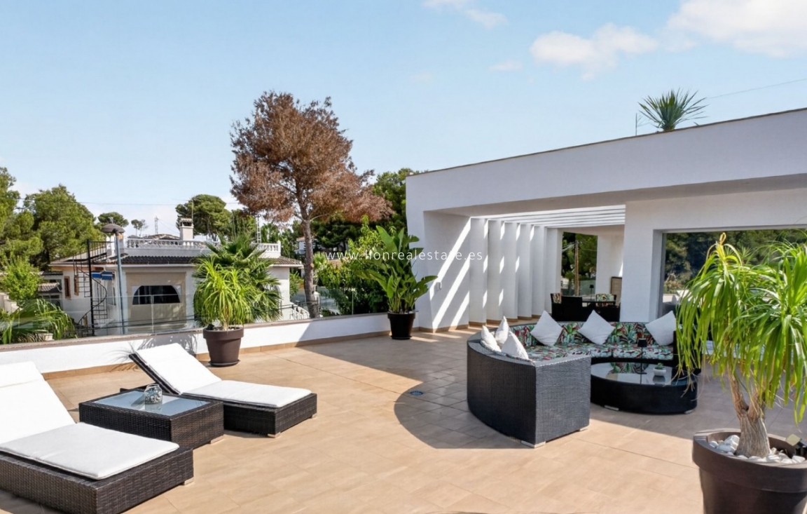 Перепродажа - Detached Villa - Pinar de Campoverde