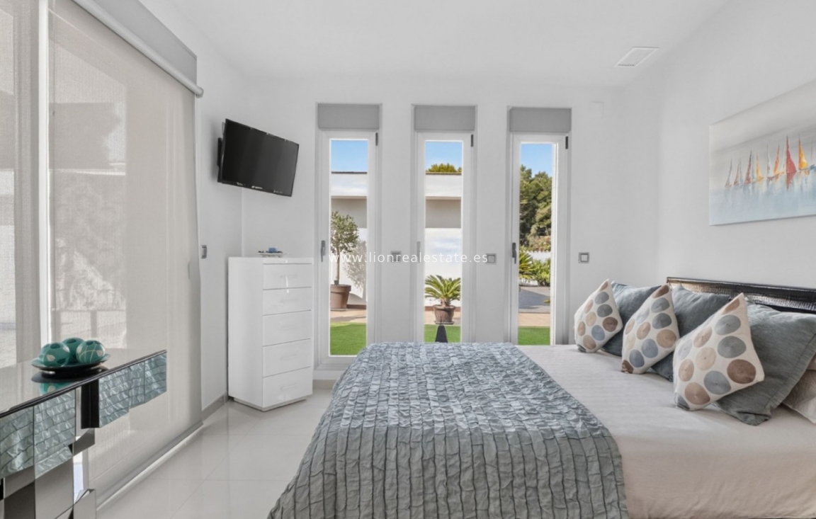 Перепродажа - Detached Villa - Pinar de Campoverde