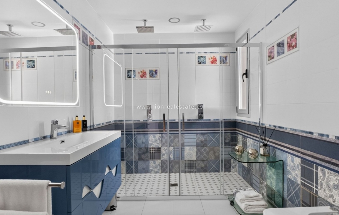 Перепродажа - Detached Villa - Pinar de Campoverde