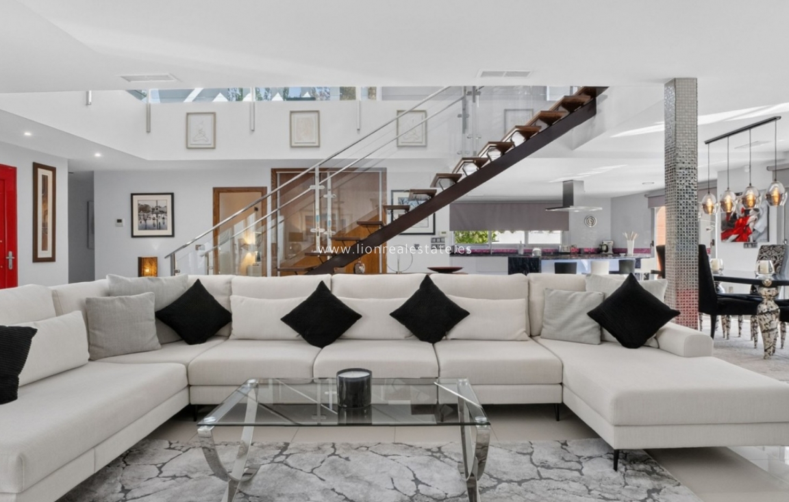 Перепродажа - Detached Villa - Pinar de Campoverde