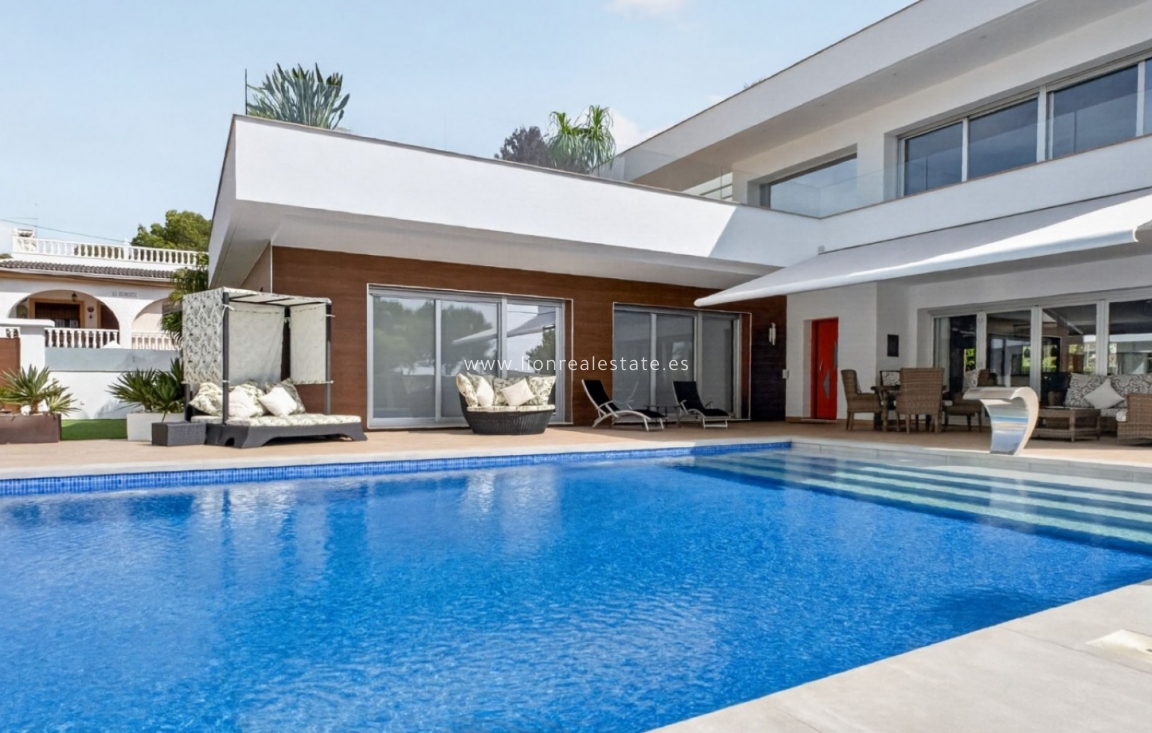 Перепродажа - Detached Villa - Pinar de Campoverde