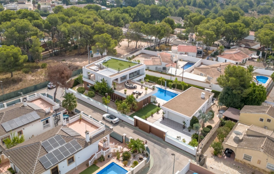 Перепродажа - Detached Villa - Pinar de Campoverde