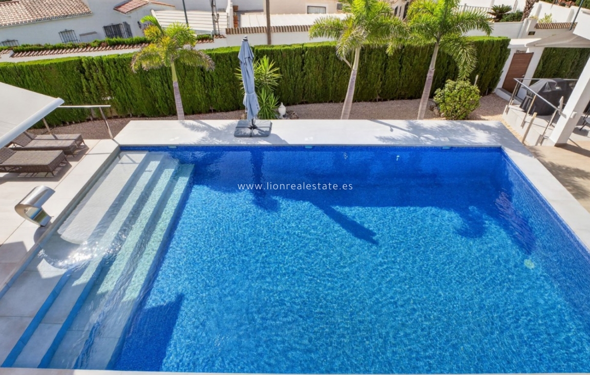Перепродажа - Detached Villa - Pinar de Campoverde