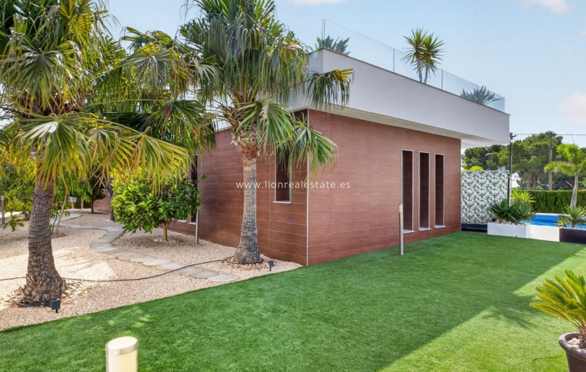 Перепродажа - Detached Villa - Pinar de Campoverde