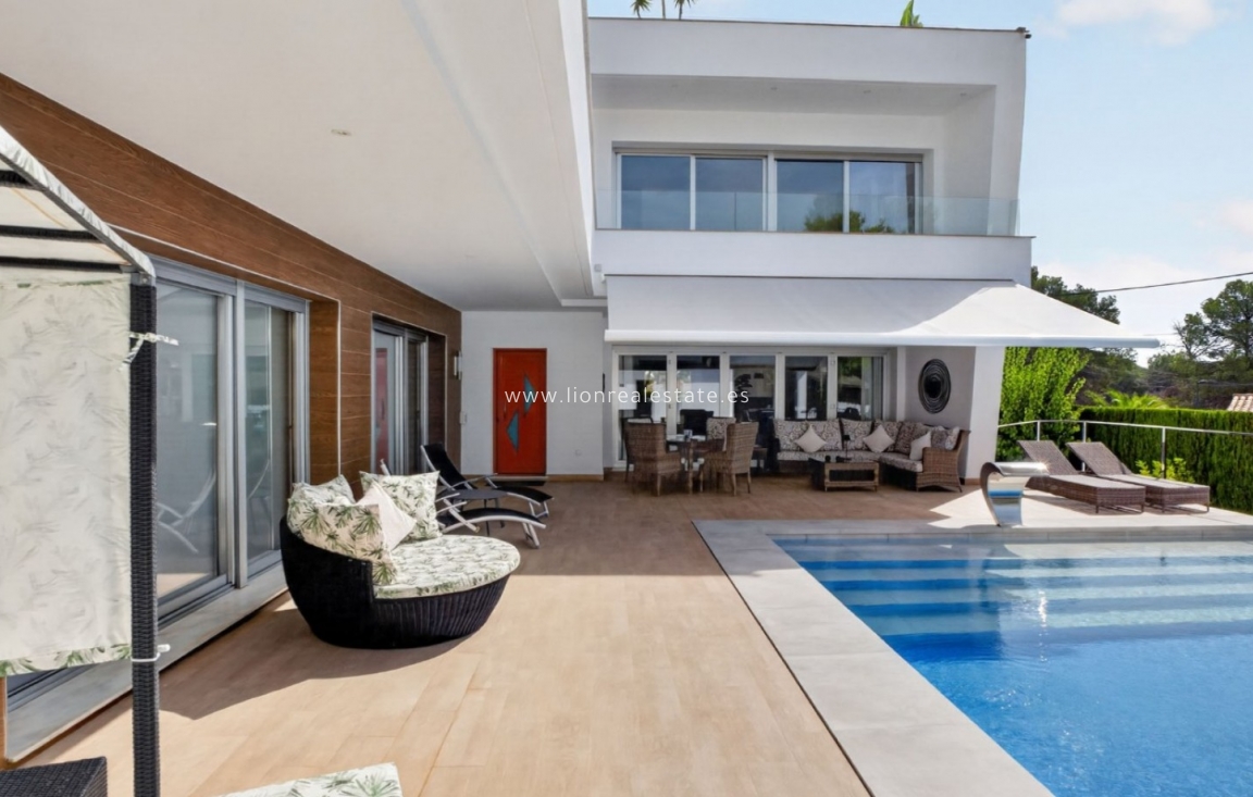 Перепродажа - Detached Villa - Pinar de Campoverde