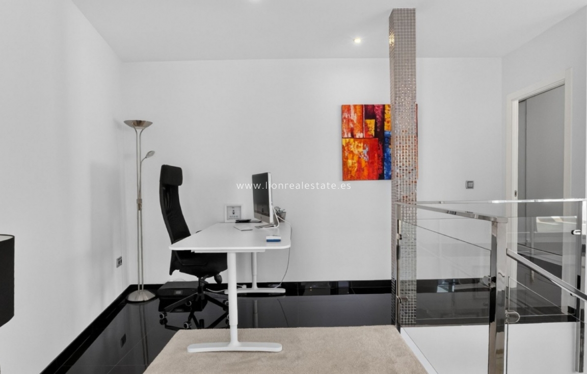 Перепродажа - Detached Villa - Pinar de Campoverde