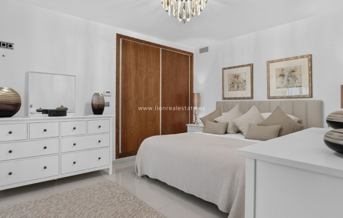 Перепродажа - Detached Villa - Pinar de Campoverde