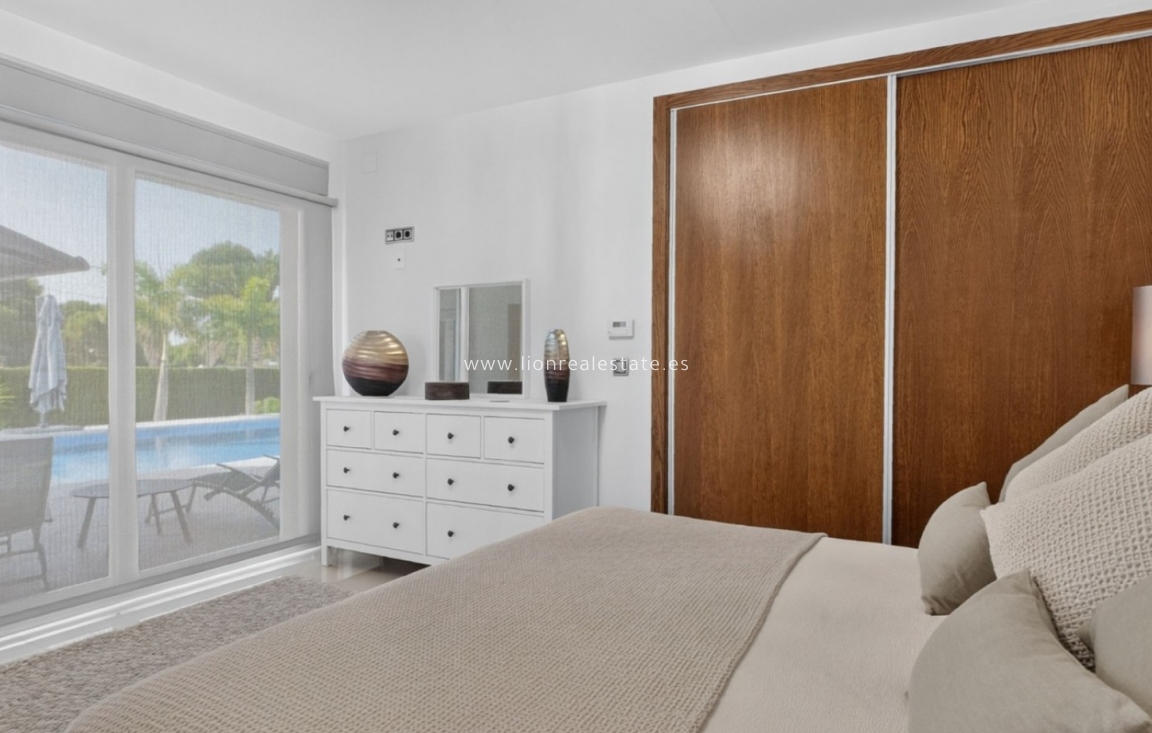 Перепродажа - Detached Villa - Pinar de Campoverde