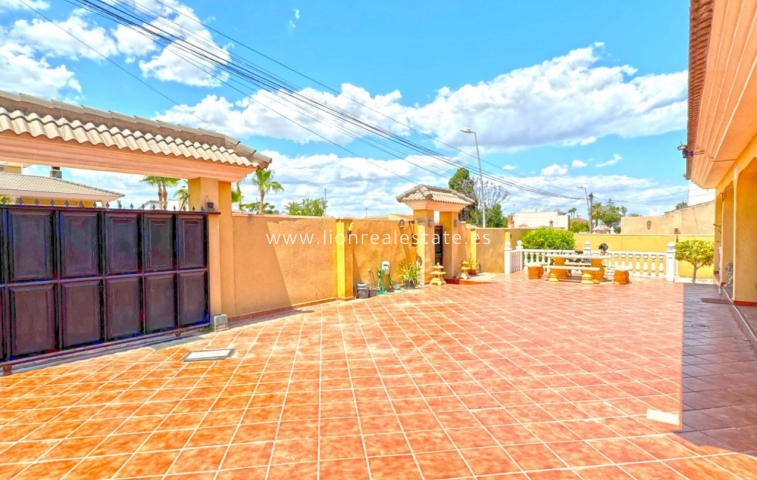 Перепродажа - Detached Villa - Torrevieja - Los Balcones - Los Altos del Edén