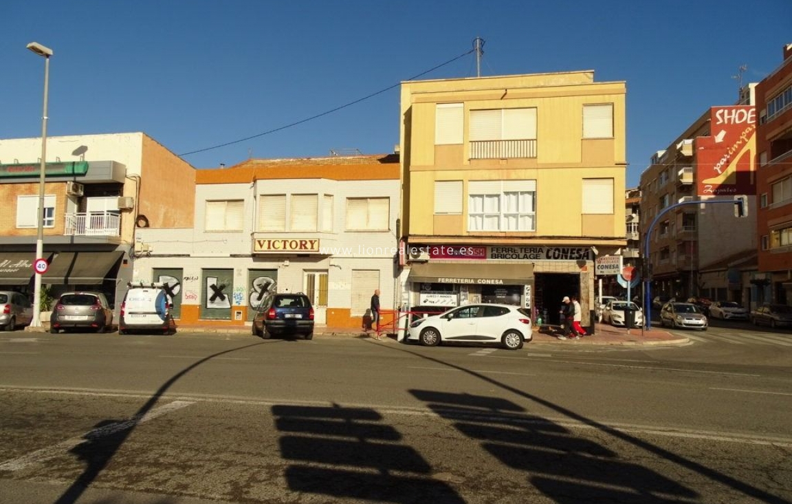 Перепродажа - house - Torrevieja - Acequion