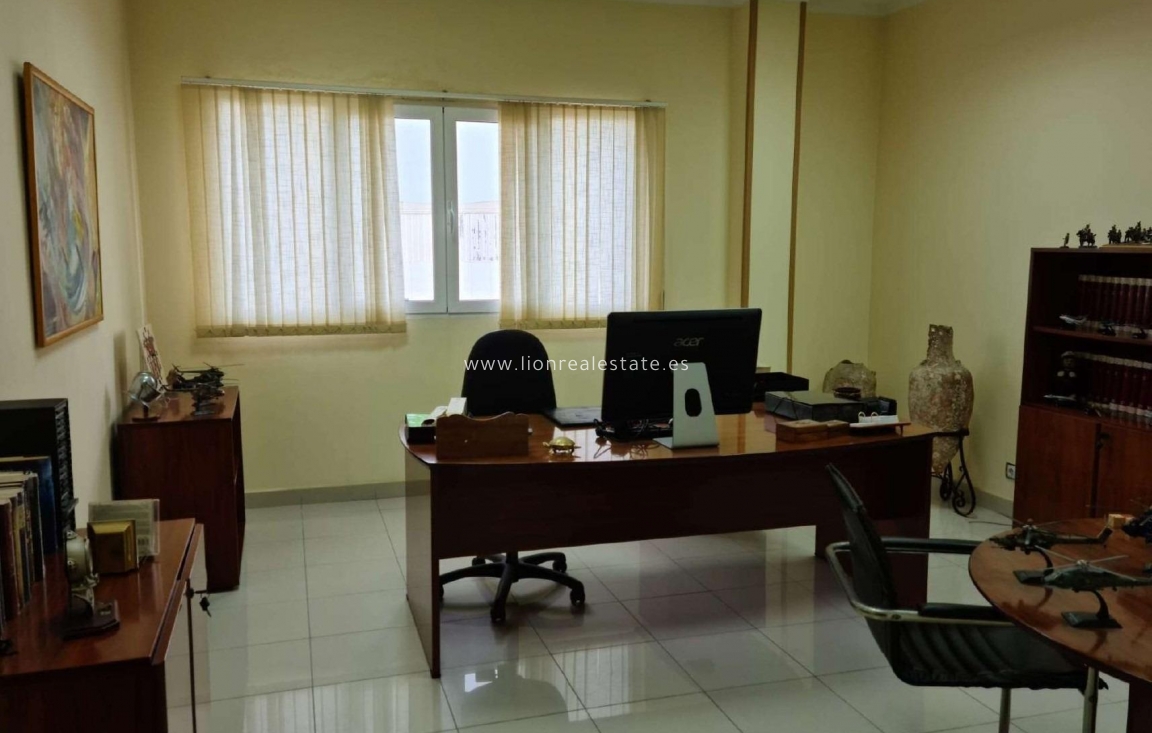 Перепродажа - Industrial unit - Torrevieja - Polígono Industrial Casa Grande