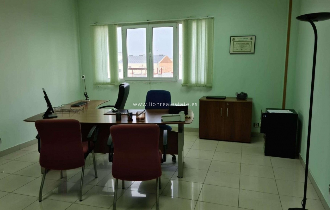 Перепродажа - Industrial unit - Torrevieja - Polígono Industrial Casa Grande