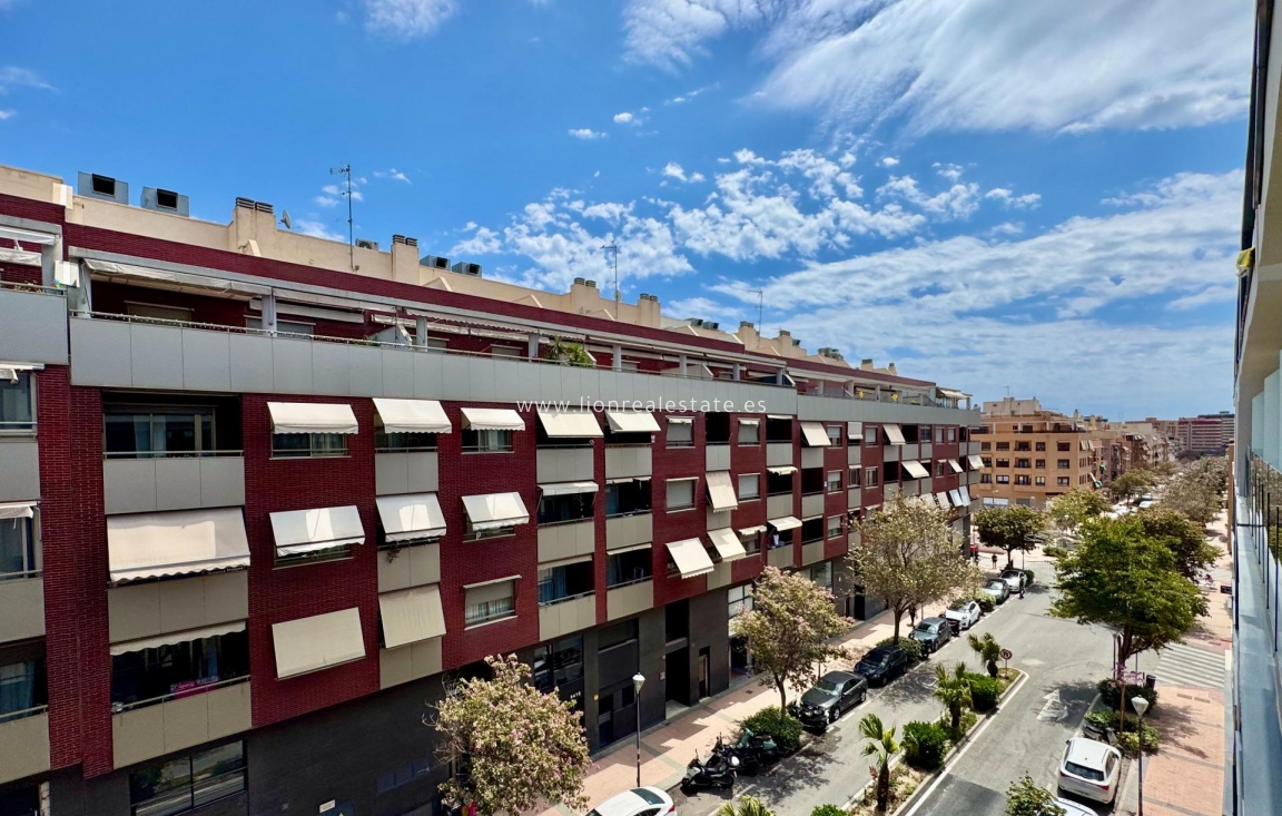 Перепродажа - Квартира / квартира - Alicante - La Florida