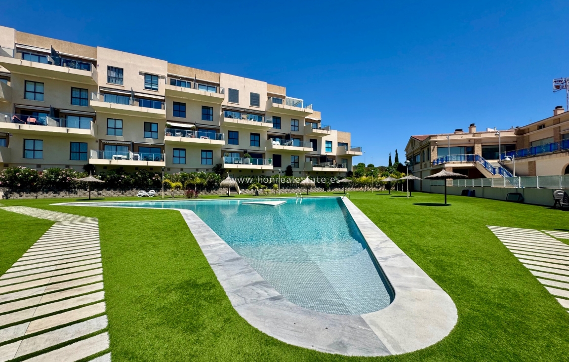 Перепродажа - Квартира / квартира - Orihuela Costa - La Zenia