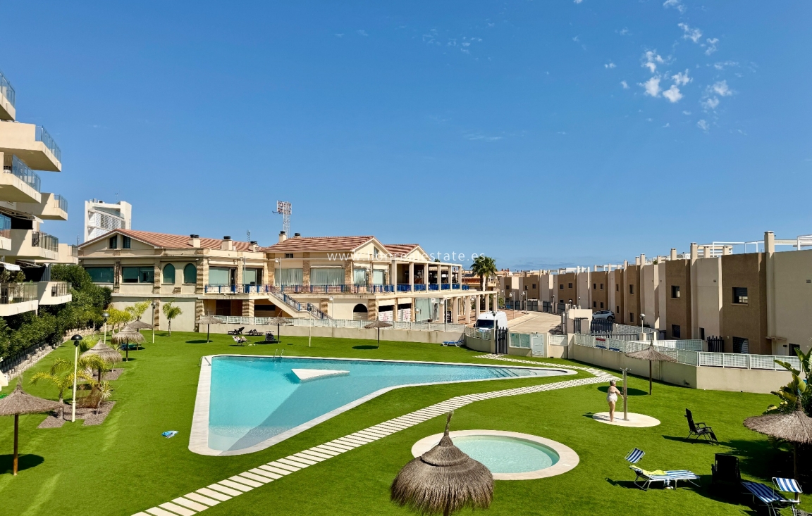 Перепродажа - Квартира / квартира - Orihuela Costa - La Zenia