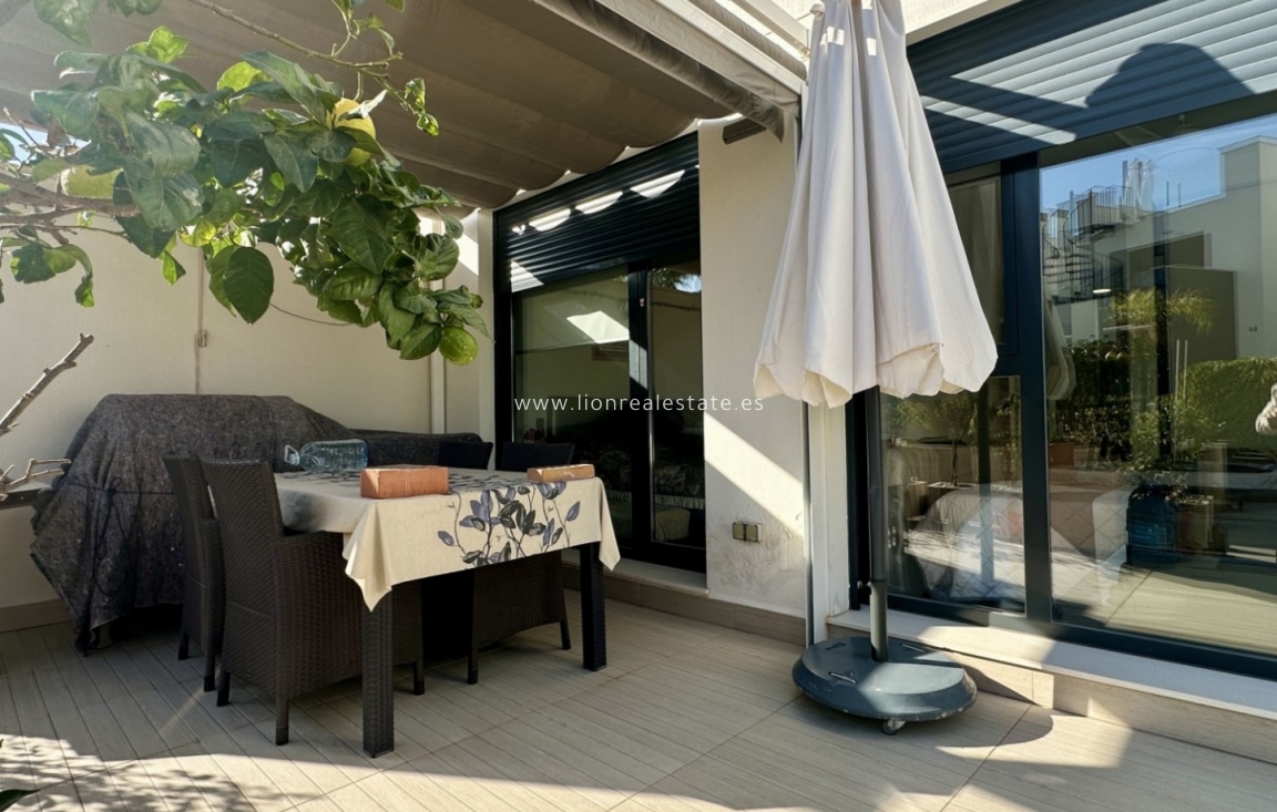 Перепродажа - Квартира / квартира - Orihuela Costa - Punta Prima