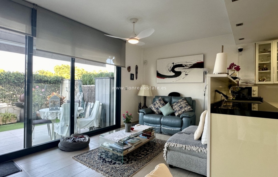 Перепродажа - Квартира / квартира - Orihuela Costa - Punta Prima