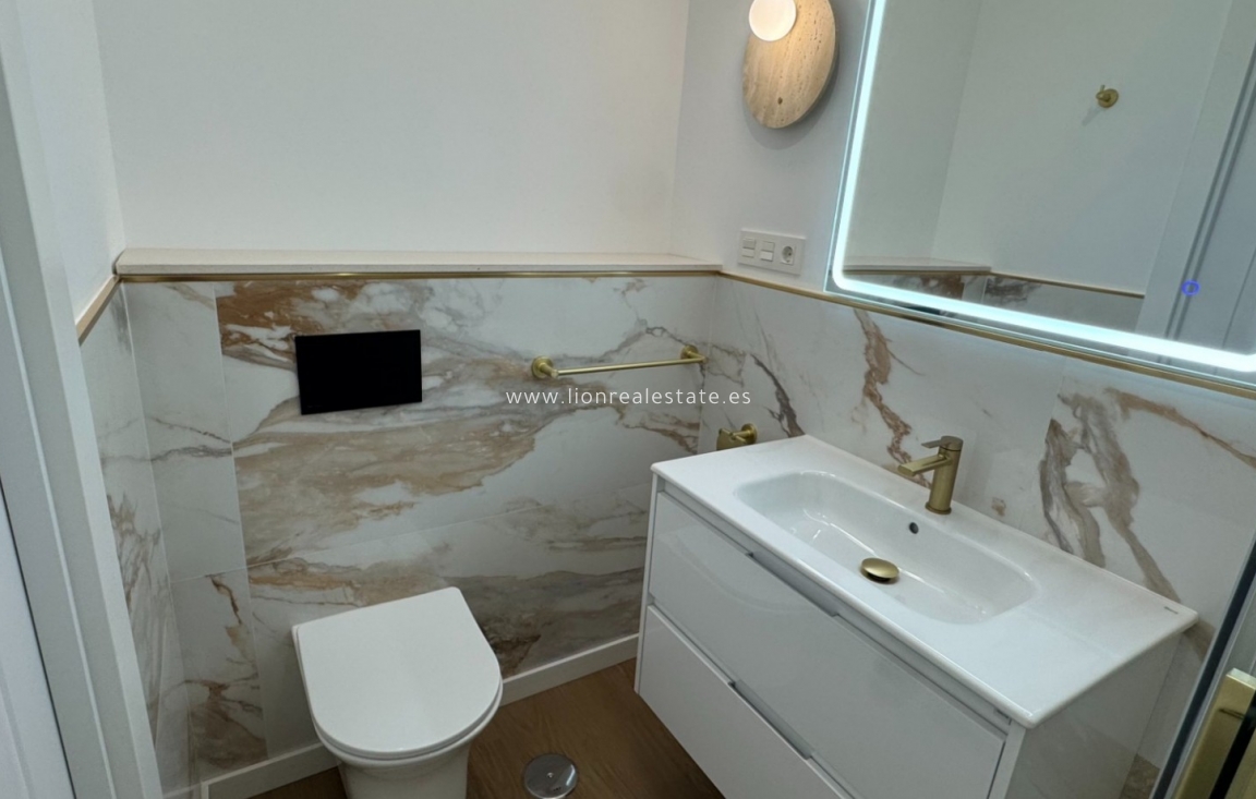 Перепродажа - Квартира / квартира - Orihuela Costa - Punta Prima