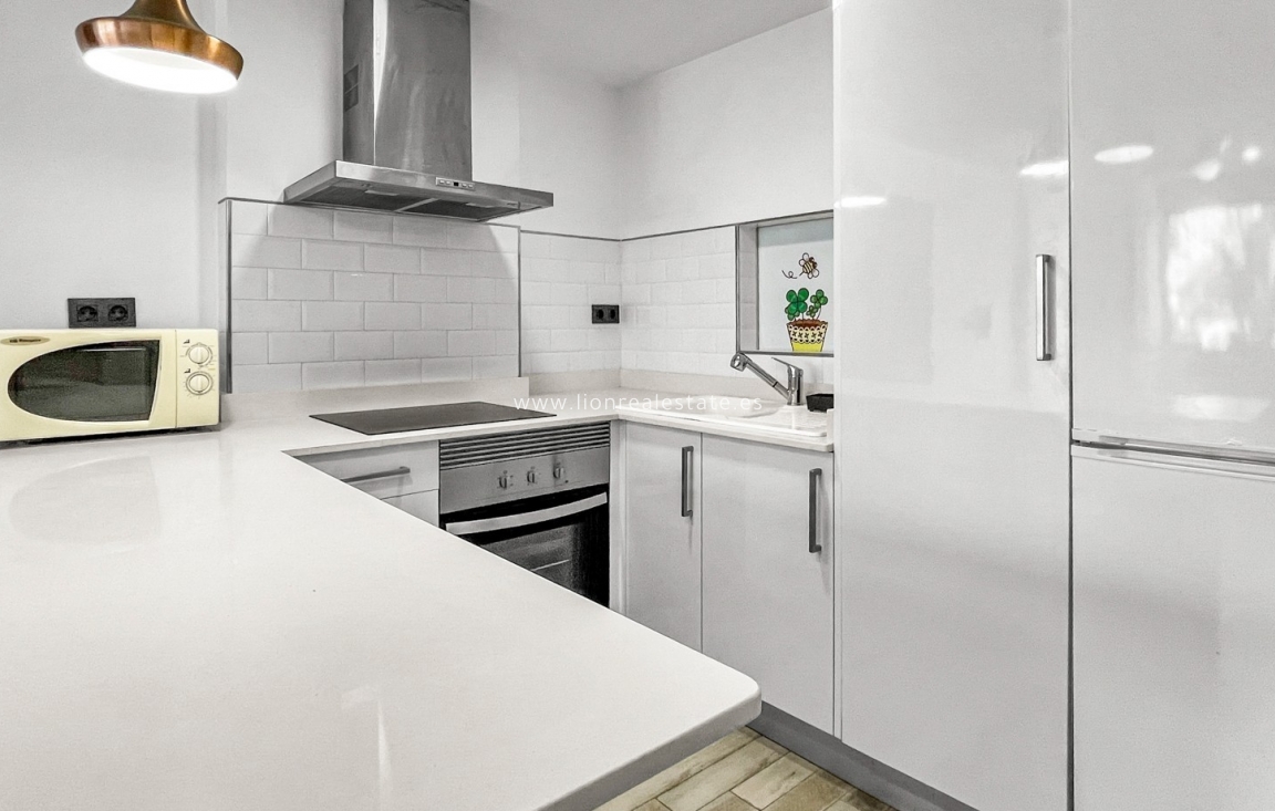 Перепродажа - Квартира / квартира - Orihuela Costa - Punta Prima